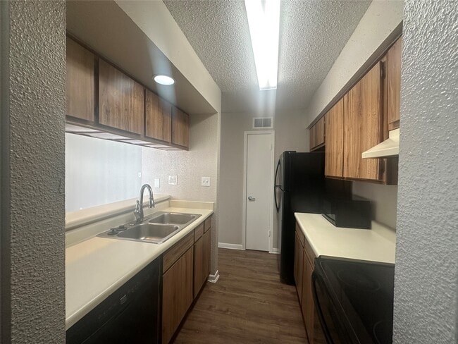Building Photo - 250 El Dorado Blvd