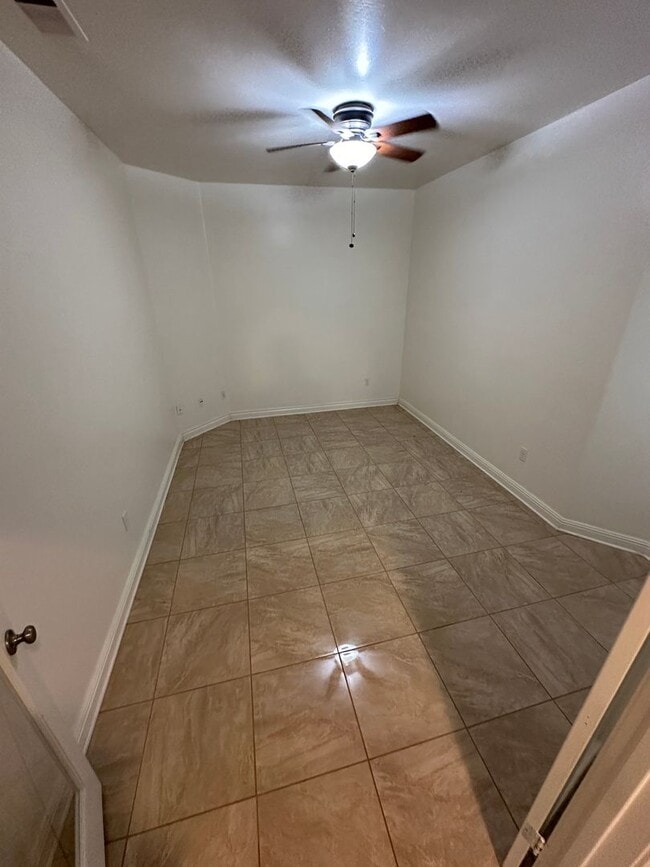 Building Photo - Elegant 3-Bedroom Home in Seven Oaks