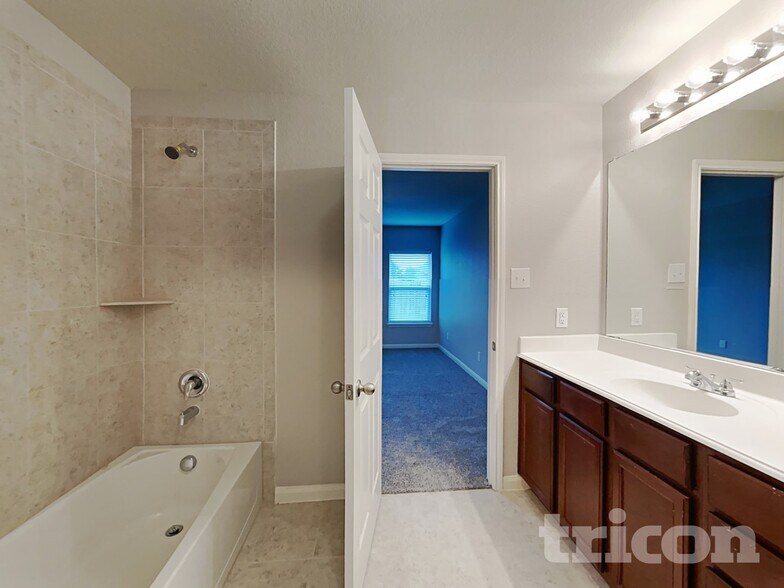 Building Photo - 224 Cottonwood Dr