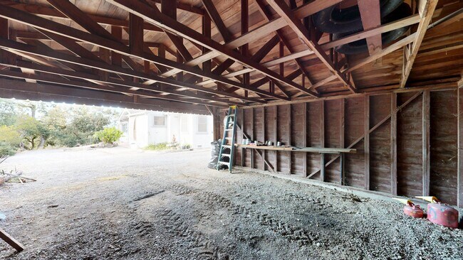 Building Photo - Bright Country Three Bedroom One Bathroom ...