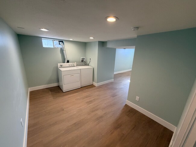 Building Photo - 56 Cottage Ave