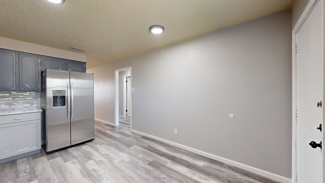 Building Photo - REMODELED DUPLEX IN HARKER HEIGHTS