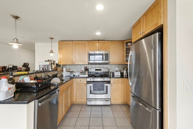 Building Photo - 700 Grove St