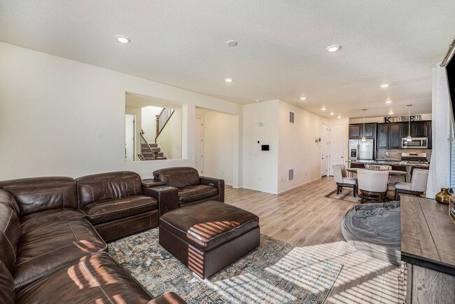 Building Photo - Beautiful Home in Sterling Ranch