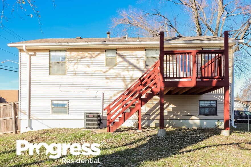 Building Photo - 101 E Pacific Dr