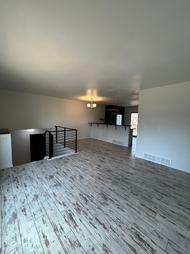 Building Photo - Stunning 4 BR/2 BA Morrison Home!!