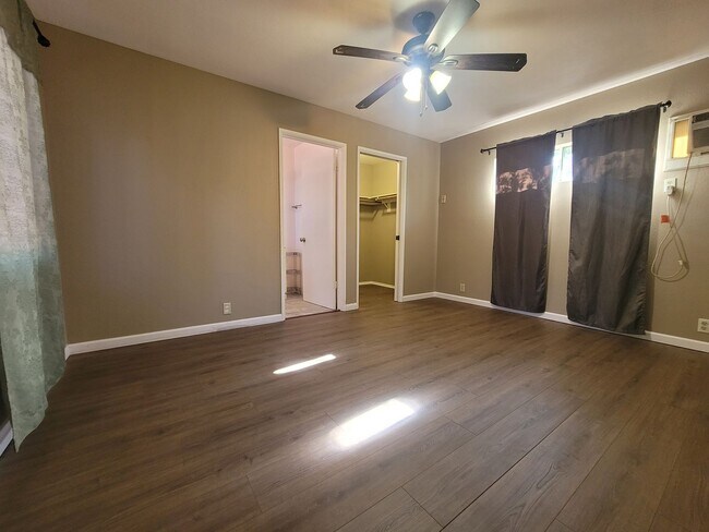 Building Photo - Single-Story 4-Bedroom Apartment in Yucaipa!