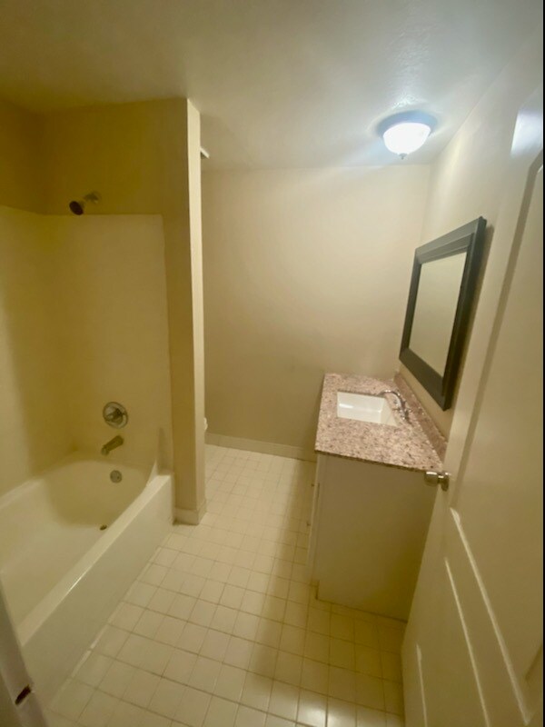 Building Photo - 2550 SW 18th Ter