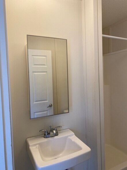 Building Photo - 17020 Meridian Blvd