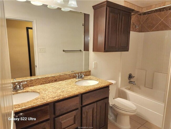 Building Photo - 4 Bedroom, 2 Bath in Dove Crossing Subdivi...