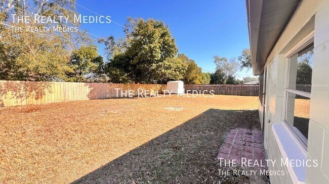 Building Photo - 2271 Northland Rd