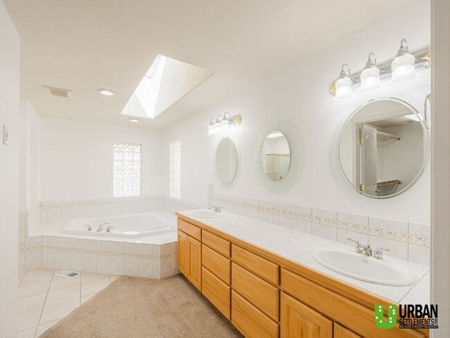 Building Photo - Spacious Glenrose Retreat | 3 Bed + Shop + Private Wooded Setting