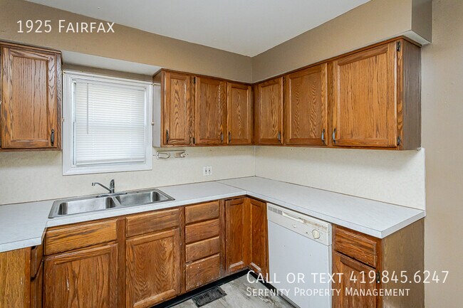 Building Photo - 1925 Fairfax-