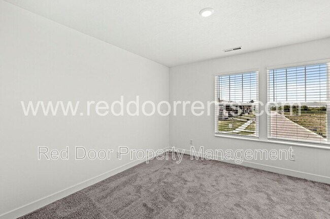 Building Photo - 2954 Grand Rdg Dr