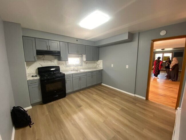Building Photo - 468 Avenue A