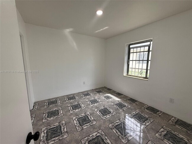 Building Photo - 1511 NW 45th St