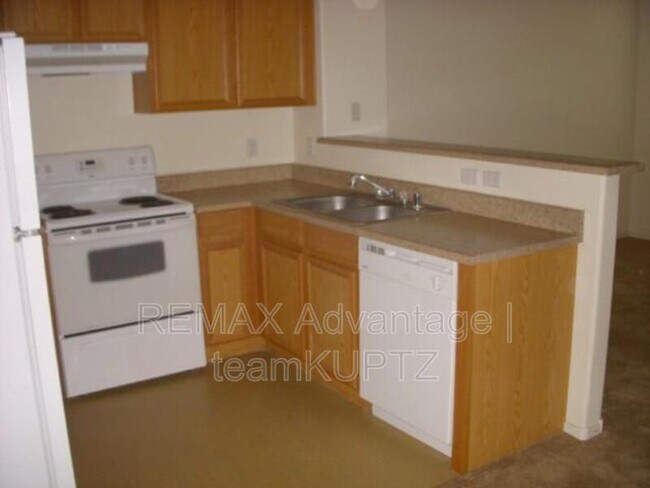 Building Photo - 2020 Rancho Lake Dr