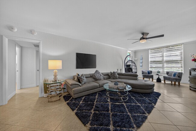 Building Photo - 2851 S Ocean Blvd