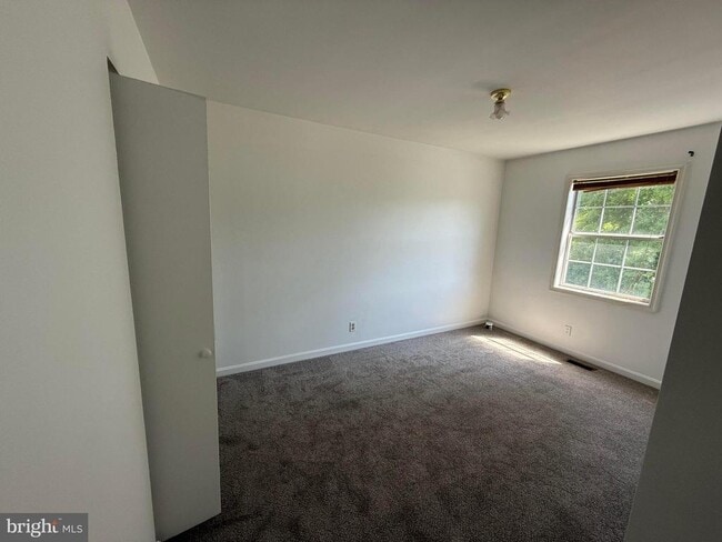 Building Photo - 103 Powhatan Ct