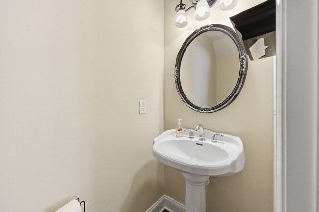 Building Photo - 4008 La Crema Dr