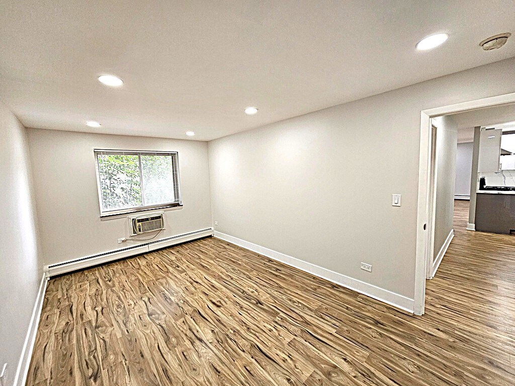 Building Photo - 568 Fairway View Dr