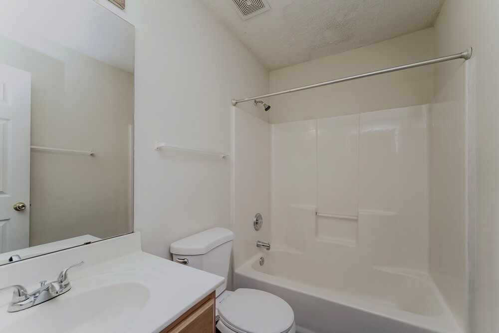 Building Photo - 5900 Hidden Meadow Ln