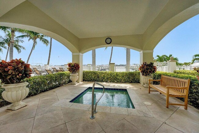 Building Photo - 804 E Windward Way 308 Lantana Fl 33462