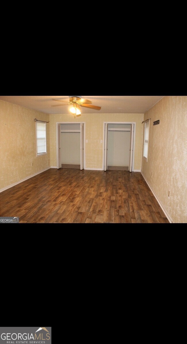 Building Photo - 656 Villa Esta Ave