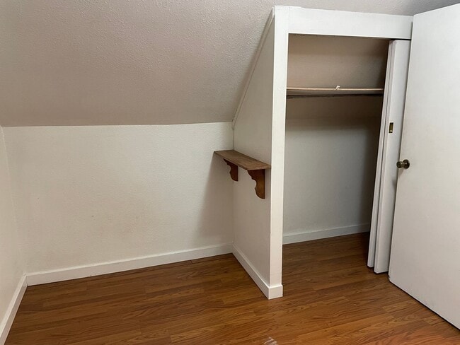 Building Photo - 616 S Washington St