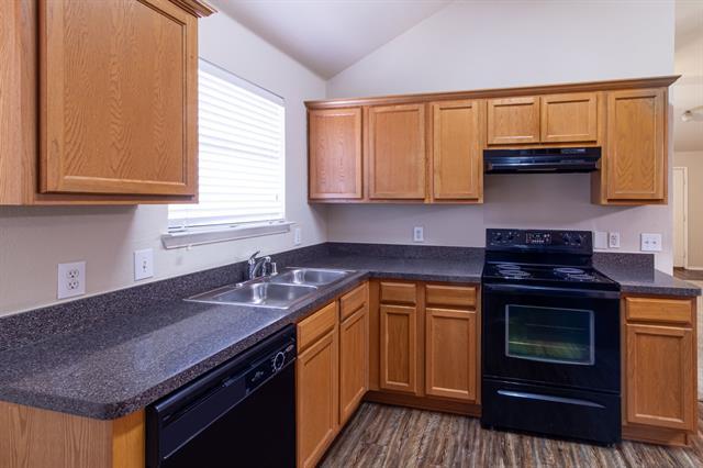 Building Photo - 2028 Sunny Side Dr