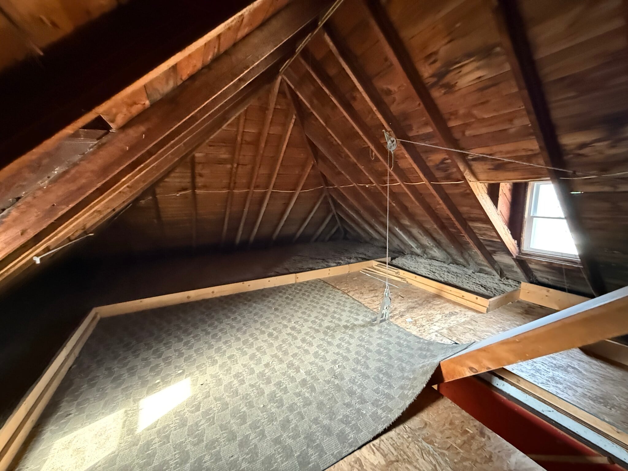 Attic Storage - 10-2 Russell St