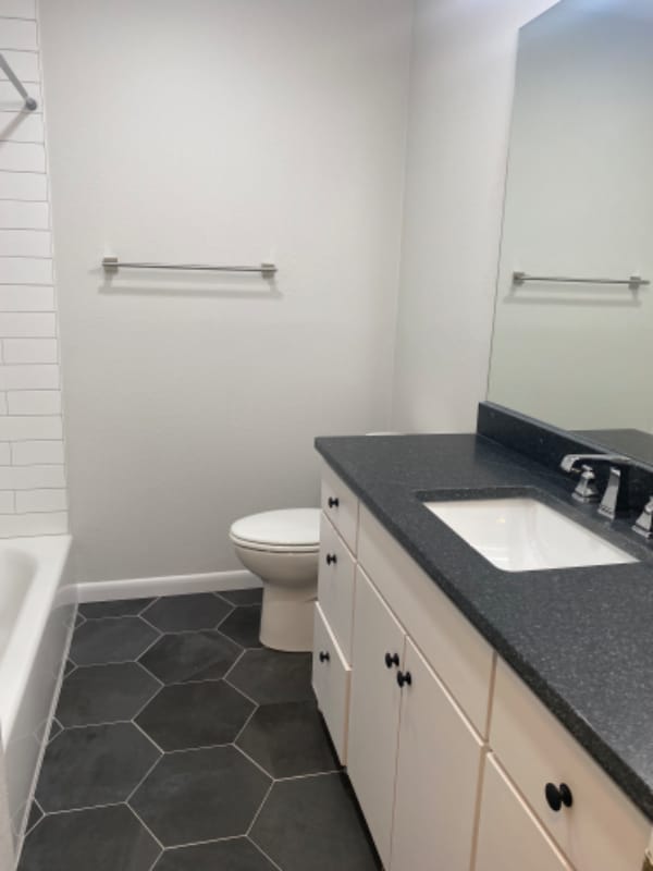 Building Photo - 3404 Silverwood Dr