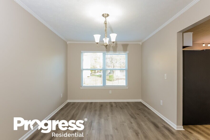 Building Photo - 2327 Fullerton Dr