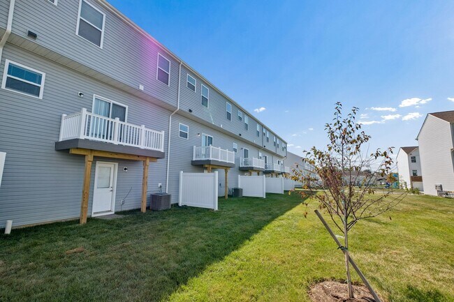 Building Photo - 119 Red Willow Dr
