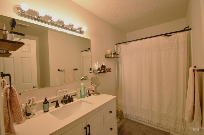 Building Photo - 2707 Colfax Dr