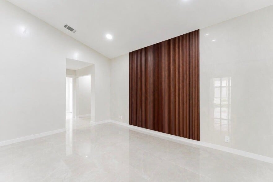 Building Photo - 7512 Eagle Point Dr