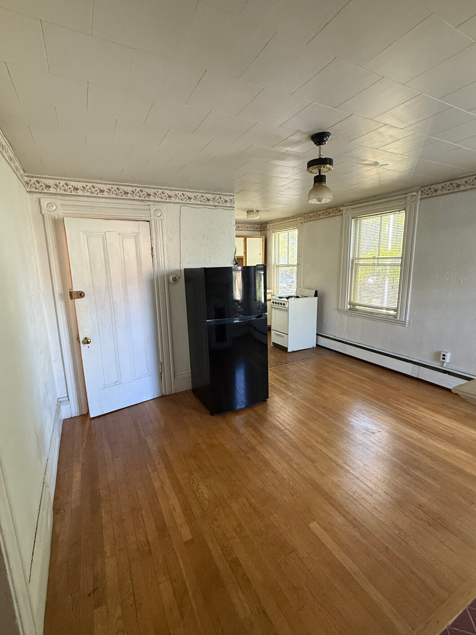 Building Photo - 74 Otis St