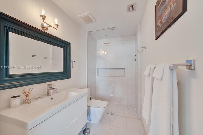 Building Photo - 444 NE 30th St