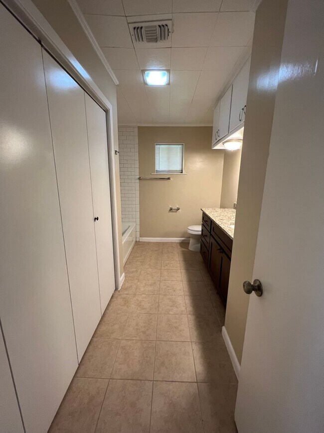 Building Photo - Spacious 3 Bed / 1 Bath Home with a Large Backyard – Port Arthur, TX