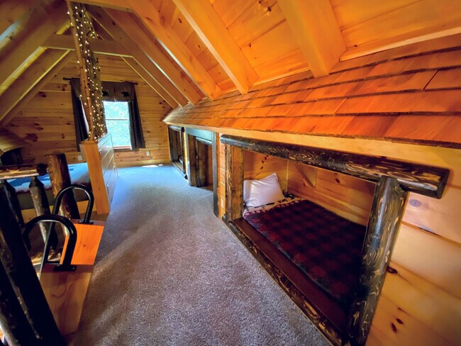 Building Photo - 1800 US-302