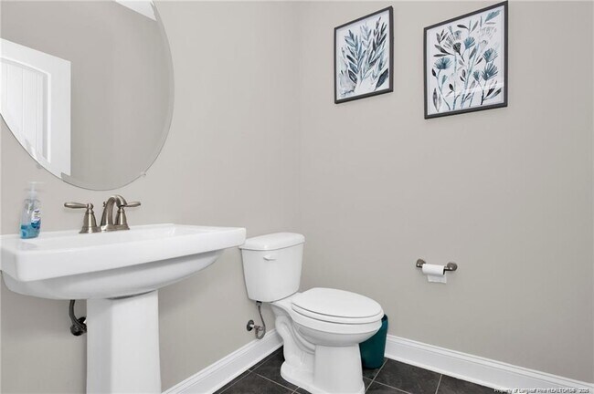 Building Photo - 5344 Debut Ave