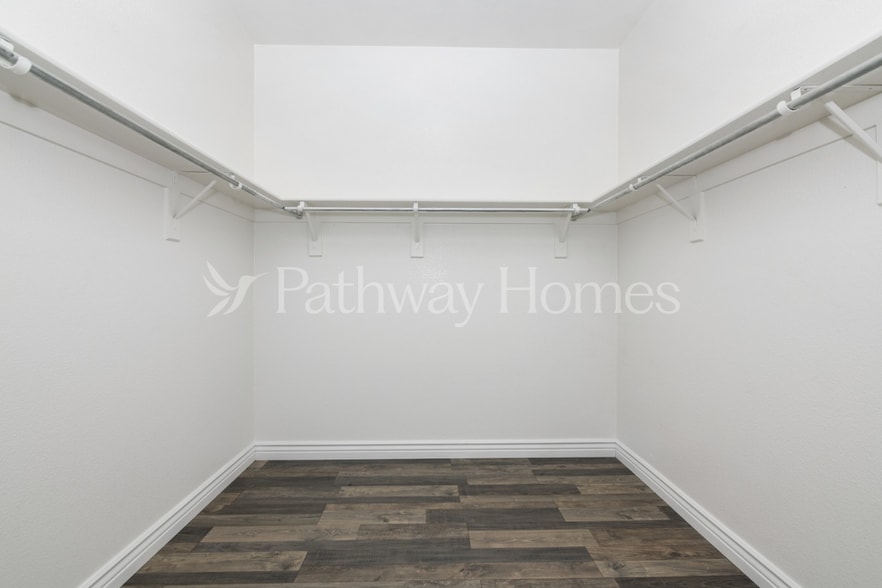 Building Photo - 13856 W Ironwood St