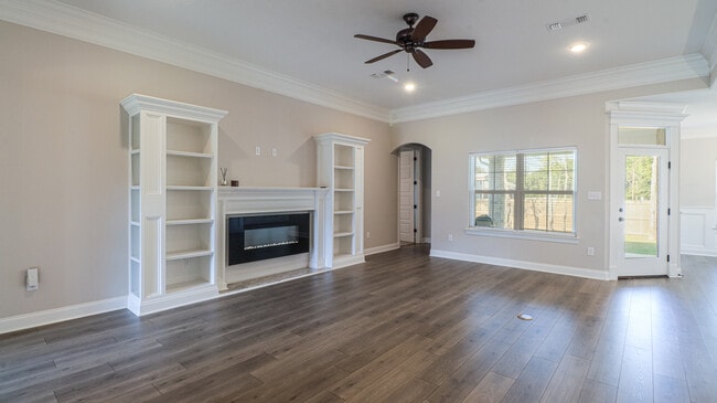 Building Photo - 6237 Cypress Ln