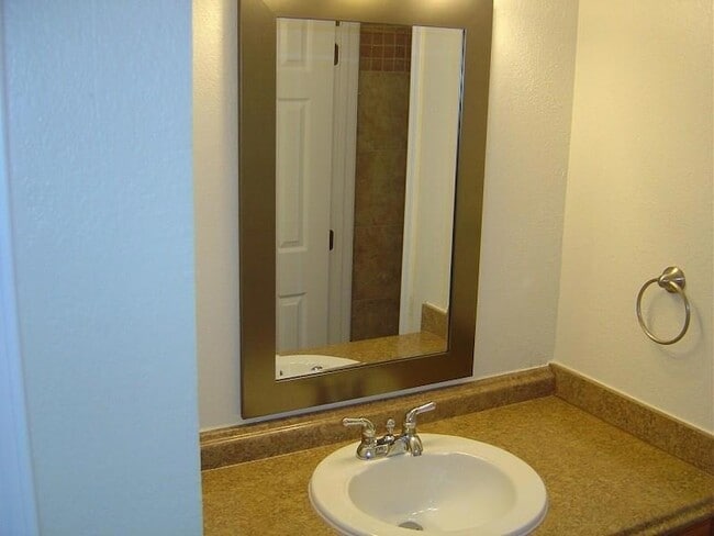 Building Photo - 1701 Horseshoe Cir