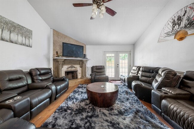 Building Photo - 10711 Heather Hill Dr