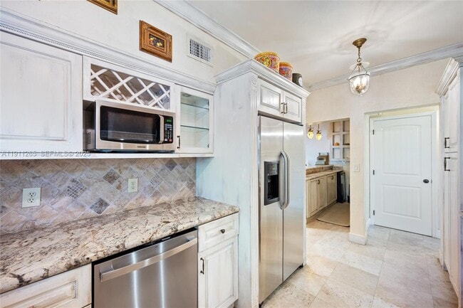 Building Photo - 3308 NE 16th Pl