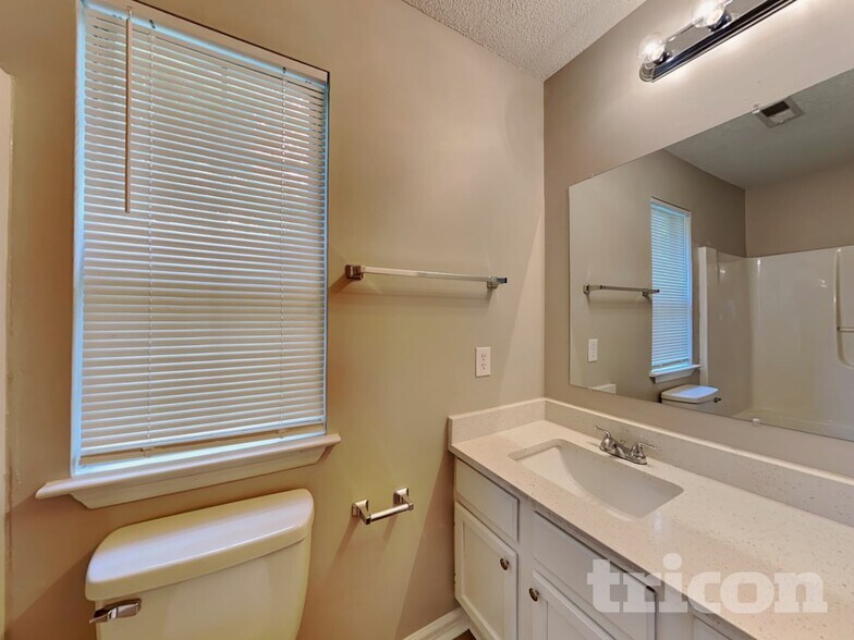 Building Photo - 6025 Black Bear Ct