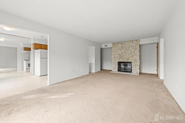 Building Photo - 823 Edison Glen Terrace