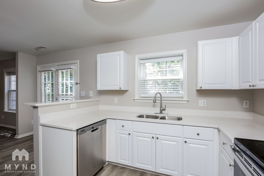 Building Photo - 5400 Alafia Ct