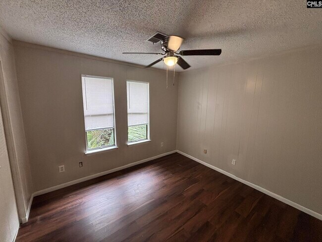 Building Photo - 209 Timber Ct
